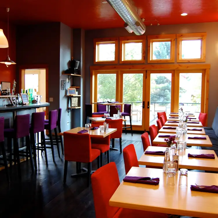 Forage Bistro & Lounge