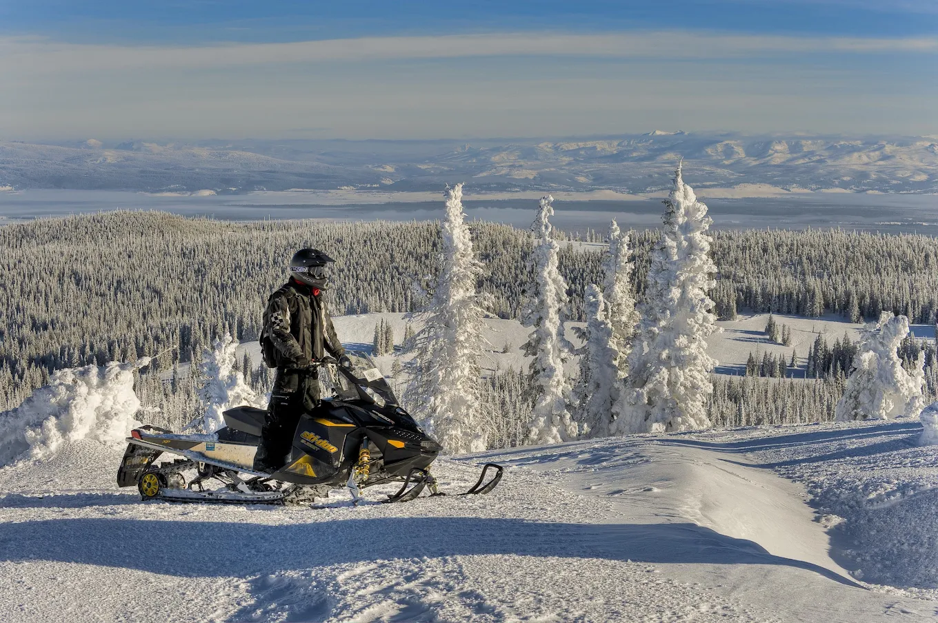Snowmobile Guided Tours in West Yellowstone